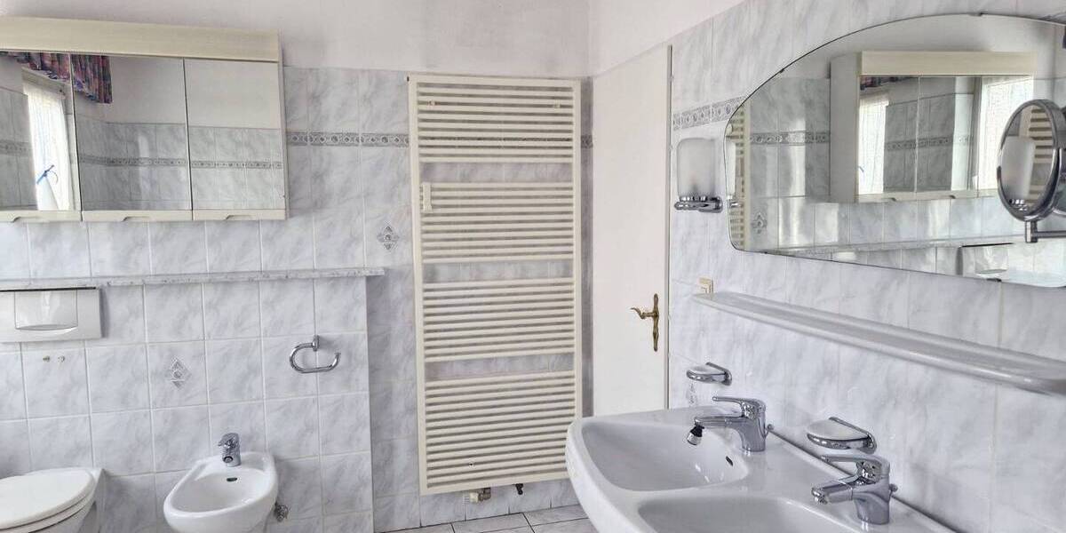 Etagenwohnung Bad Salzuflen Innenstadt - 4 Zimmer, 115 m&sup2;, 169.000&euro; | Angebot:26015434