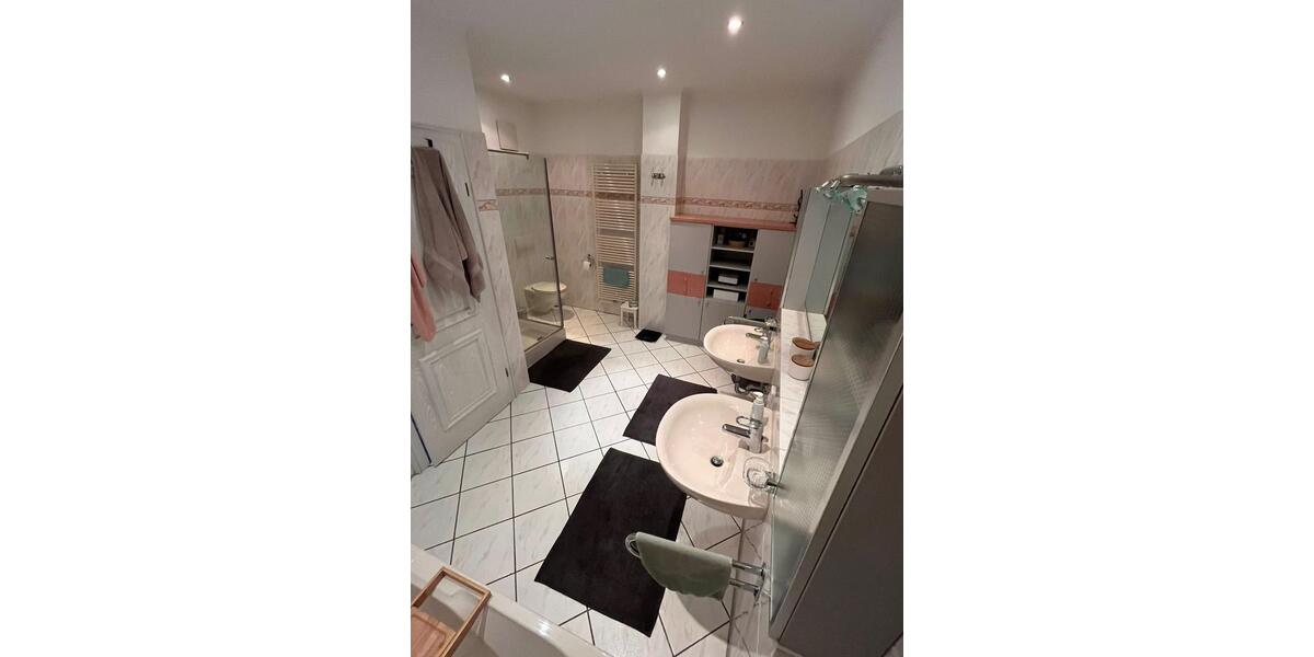 Etagenwohnung Bad Oeynhausen - 3 Zimmer, 108 m&sup2;, 900&euro; | Angebot:25839798