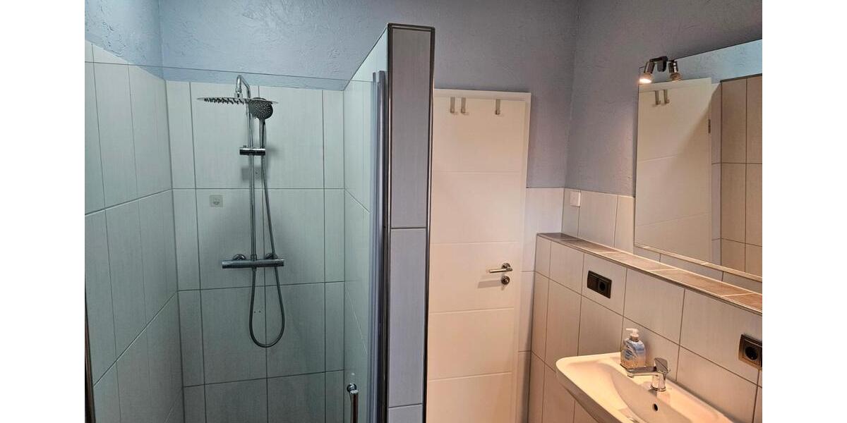Einfamilienhaus Uchte - 11 Zimmer, 240 m&sup2;, 350.000&euro; | Angebot:26487375