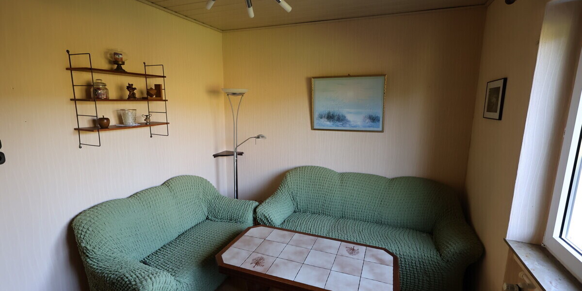 Einfamilienhaus mit Potenzial – ruhige Lage, nur ein Nachbar - Einfamilienhaus Hüllhorst | Angebot:22941402