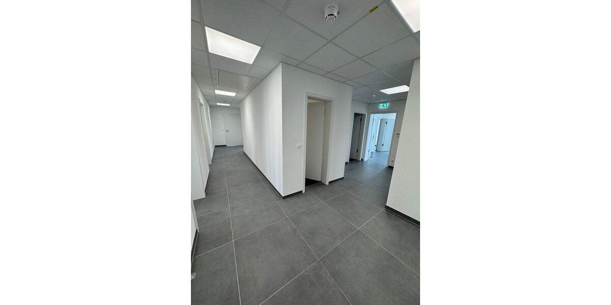 Gewerbeobjekt Lindhorst - 5 Zimmer, 207 m&sup2;, 2.200&euro; | Angebot:25681595