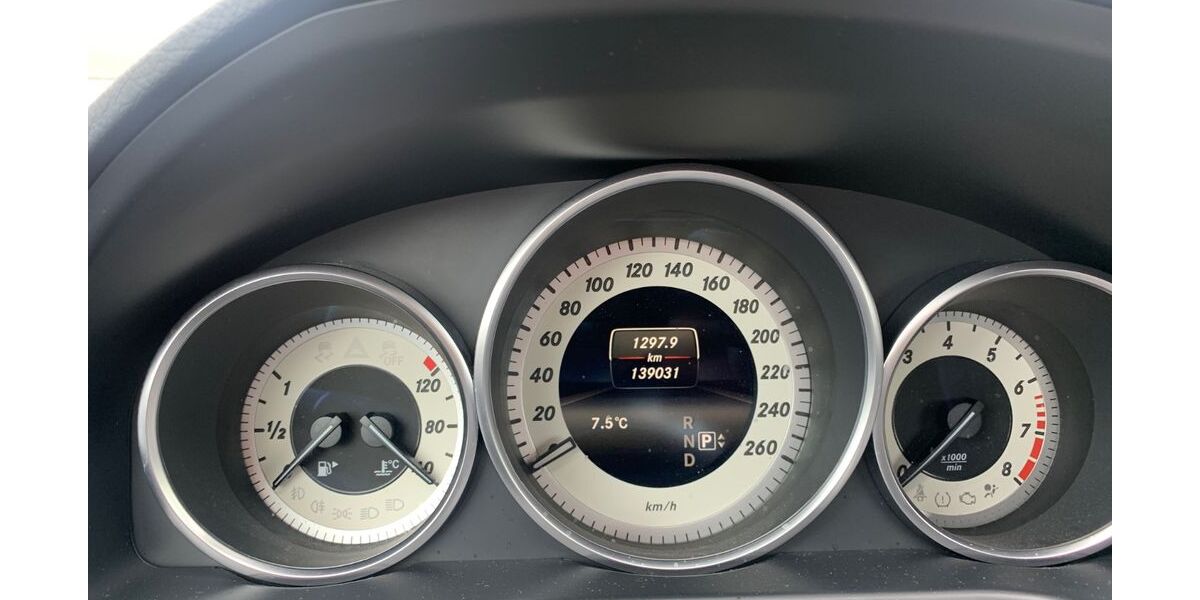 Mercedes-Benz E 200 139.031 km 15.800 &euro; Rahden 32369