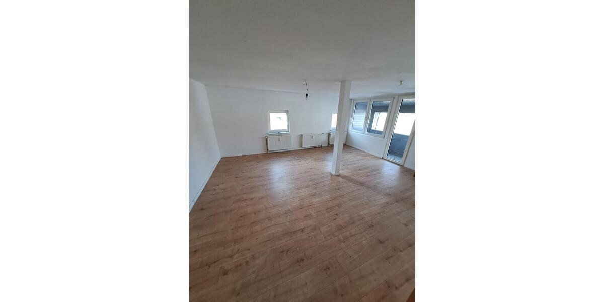Etagenwohnung Kalletal - 4 Zimmer, 120 m&sup2;, 700&euro; | Angebot:26040908