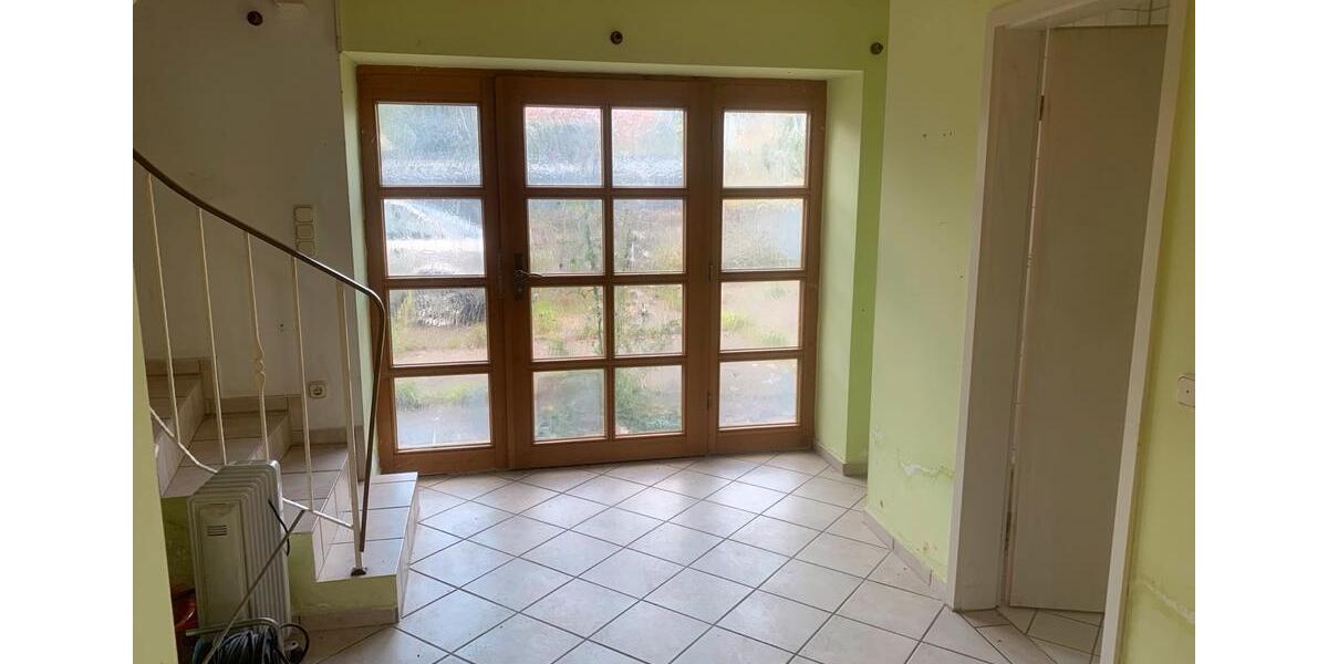 Einfamilienhaus Kalletal - 9 Zimmer, 284 m&sup2;, 140.000&euro; | Angebot:25922923