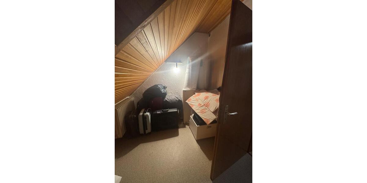 Dachgeschoßwohnung Herford Diebrock - 6 Zimmer, 165 m&sup2;, 890&euro; | Angebot:26007092