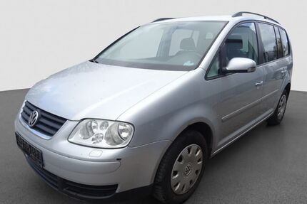 VW Touran 326.840 km 2.890 &euro; Löhne 32584