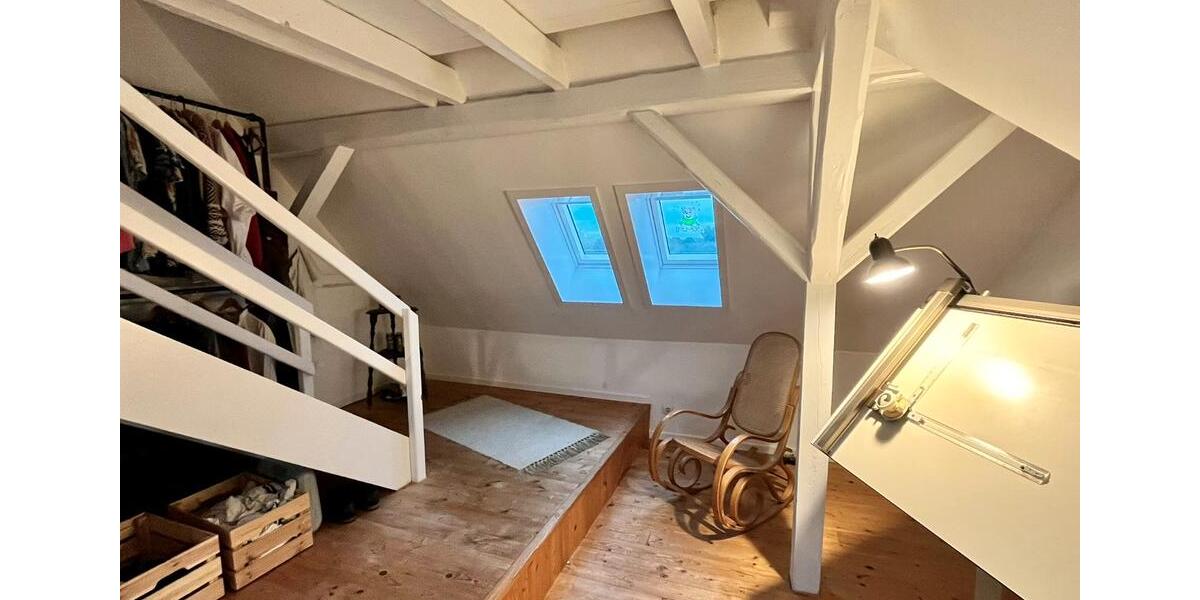 Dachgeschoßwohnung Bad Salzuflen - 4 Zimmer, 80 m&sup2;, 750&euro; | Angebot:25972401