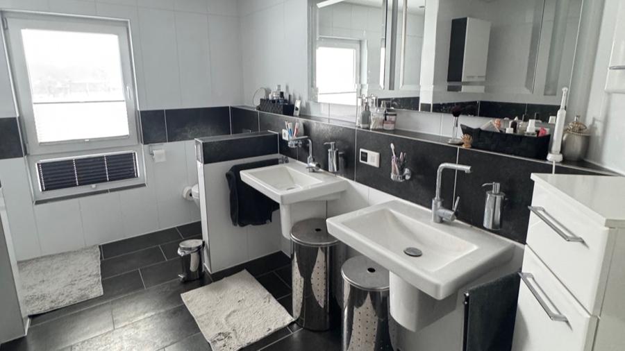 Doppelhaushälfte Porta Westfalica - 5 Zimmer, 165 m&sup2;, 1.600&euro; | Angebot:24878252