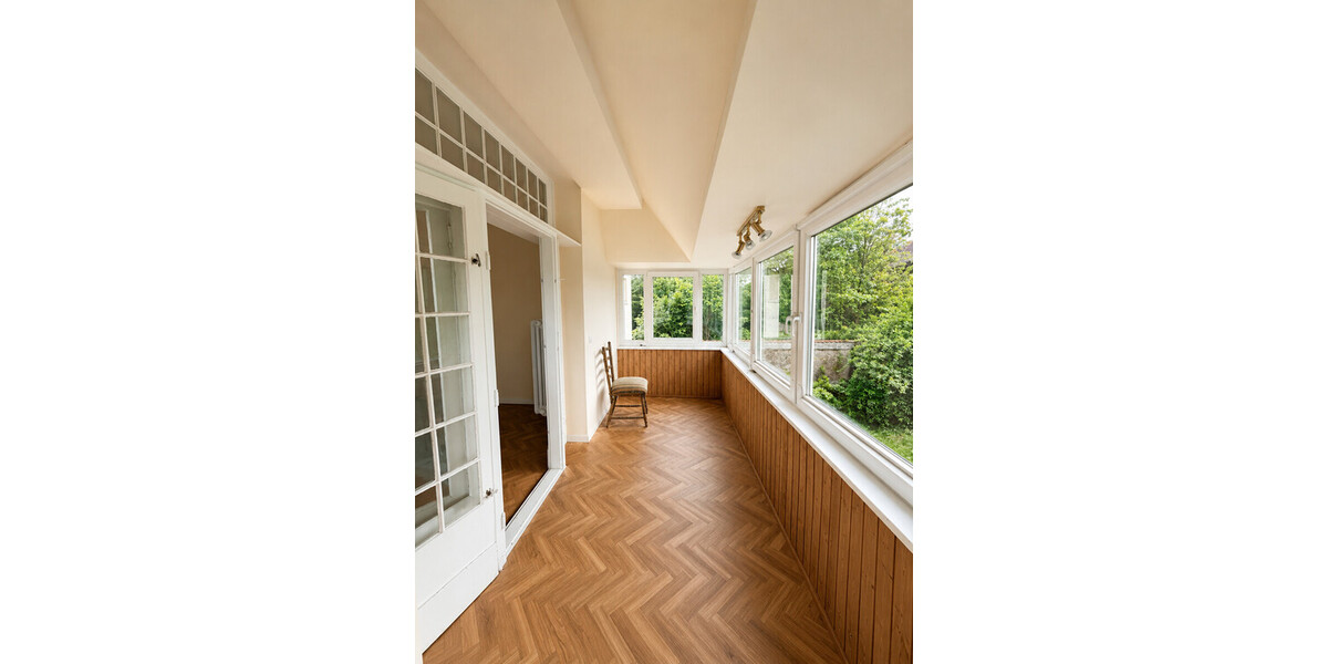 Denkmalgeschützte Fabrikantenvilla an der Weser – Parkgrundstück mit drei zusätzlichen Bauplätzen - Mehrfamilienhaus, Wohnhaus Vlotho | Angebot:26857223