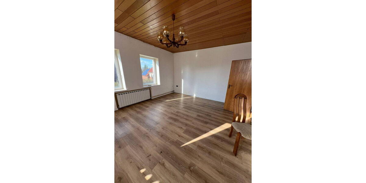 Etagenwohnung Obernkirchen - 6 Zimmer, 168 m&sup2;, 1.200&euro; | Angebot:26740854
