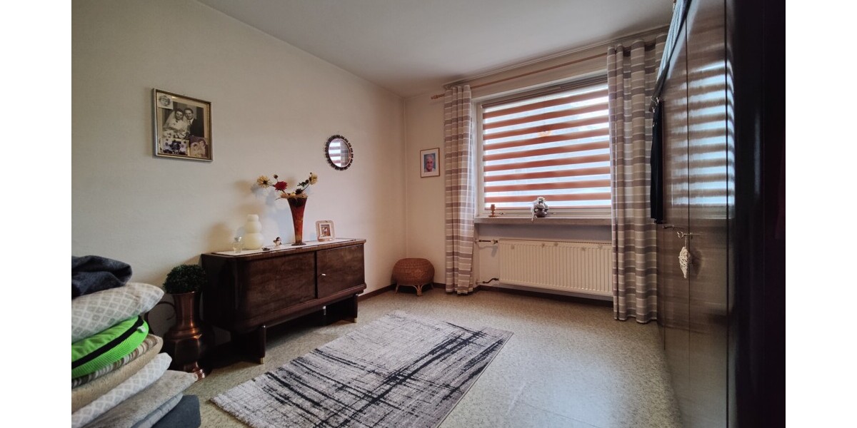 Großzügiges Mehrfamilienhaus, Generationen unter einem Dach oder zur Vermietung - Mehrfamilienhaus, Wohnhaus Enger | Angebot:25221539