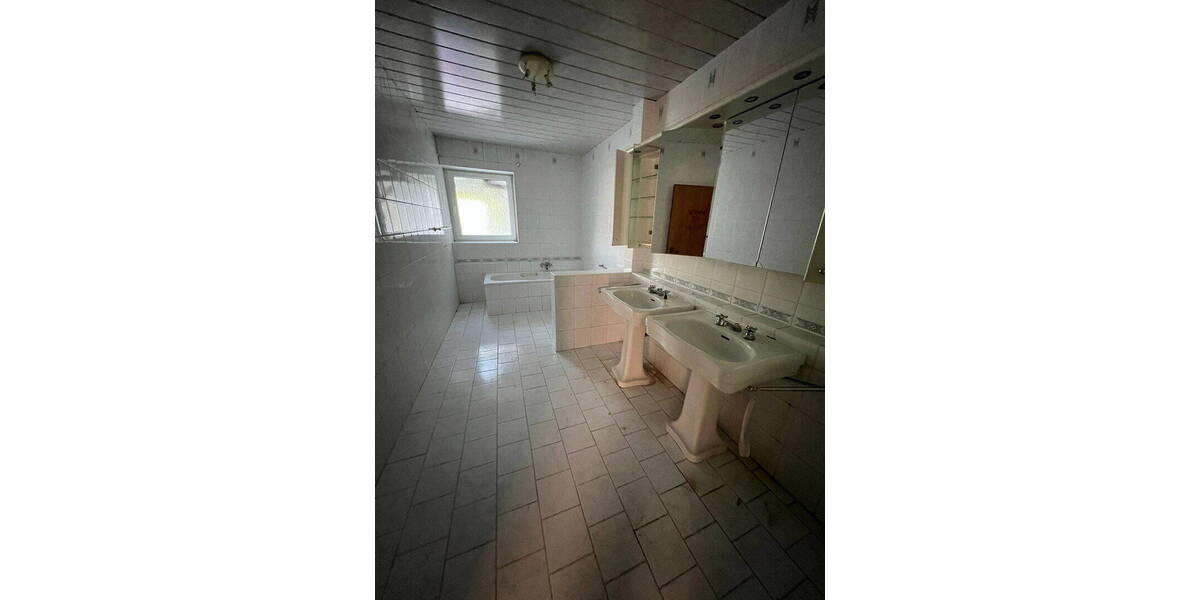 Etagenwohnung Obernkirchen - 6 Zimmer, 168 m&sup2;, 1.200&euro; | Angebot:26740854