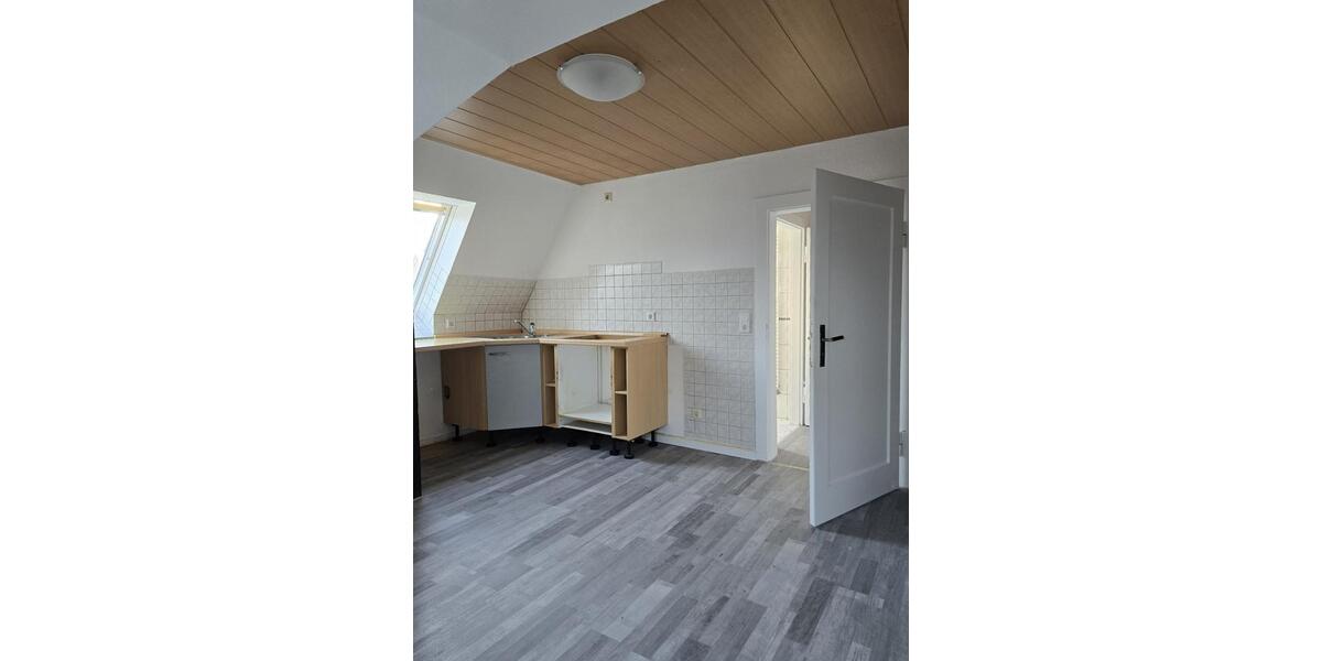 Dachgeschoßwohnung Lemgo - 2.5 Zimmer, 55 m&sup2;, 450&euro; | Angebot:26271023