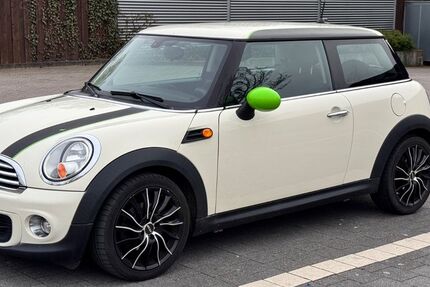 Mini ONE 157.000 km 4.300 &euro; Löhne 32584