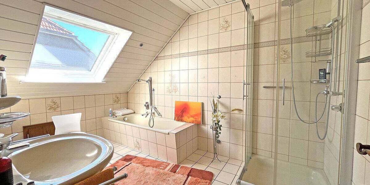 Mehrfamilienhaus, Wohnhaus Enger Besenkamp - 7 Zimmer, 250 m&sup2;, 650.000&euro; | Angebot:25697453