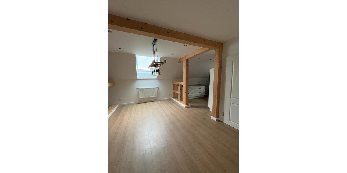 Dachgeschoßwohnung Vlotho - 3 Zimmer, 110 m&sup2;, 900&euro; | Angebot:25654674