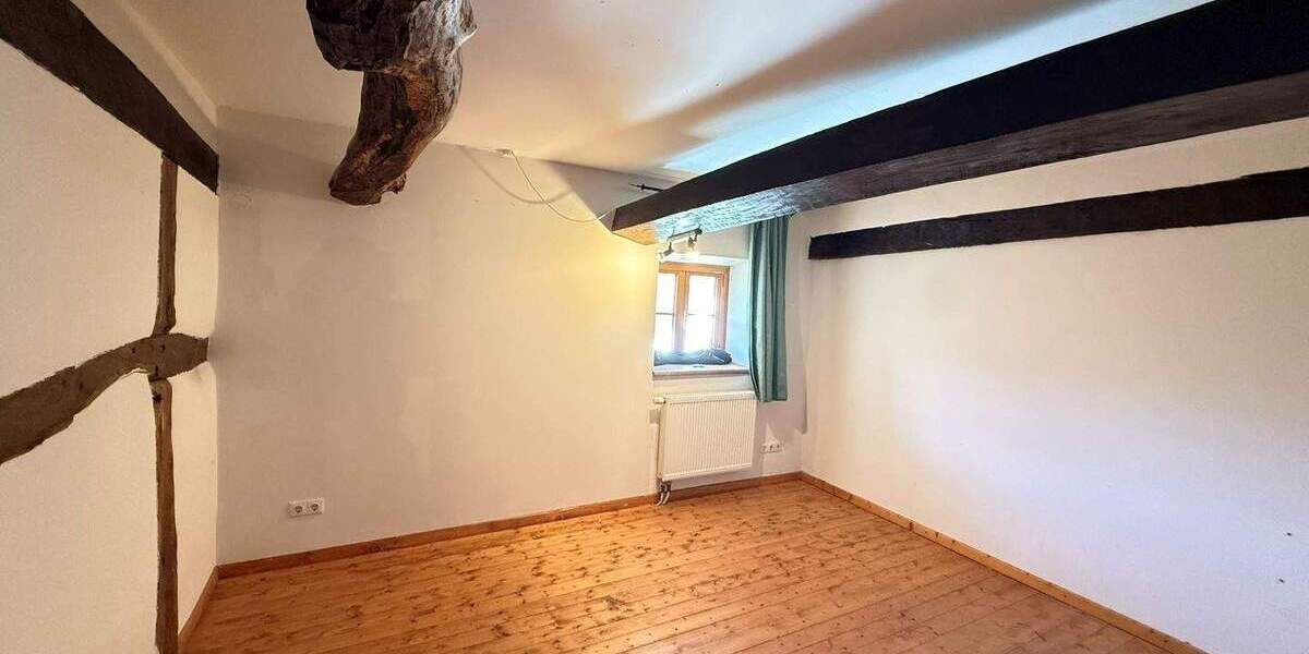 Etagenwohnung Extertal Schönhagen - 5 Zimmer, 150 m&sup2;, 195.000&euro; | Angebot:26055065