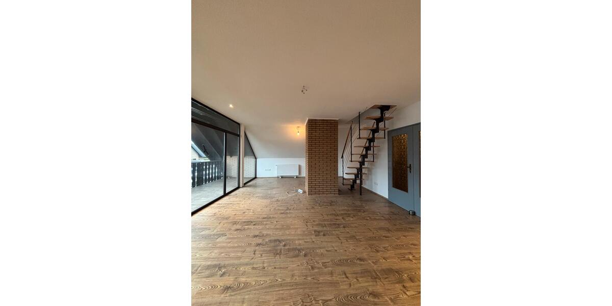 Dachgeschoßwohnung Vlotho - 3 Zimmer, 110 m&sup2;, 900&euro; | Angebot:25633246