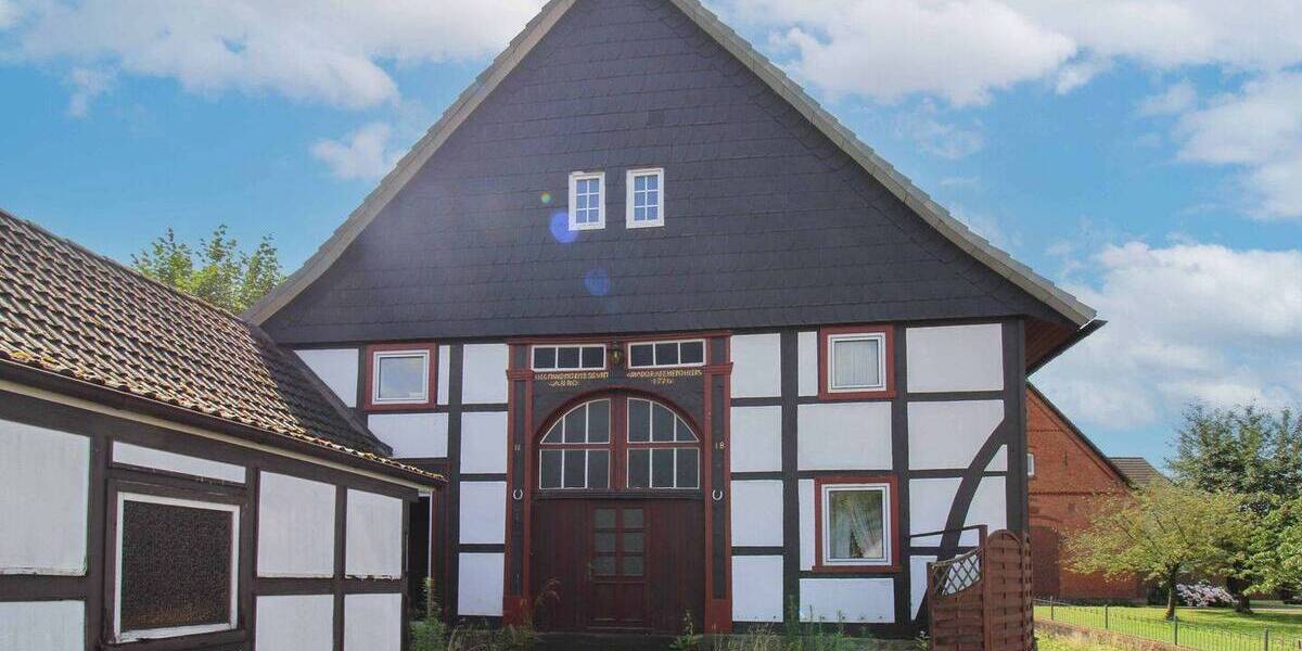 Einfamilienhaus Rinteln Deckbergen - 7 Zimmer, 227 m&sup2;, 89.000&euro; | Angebot:26818628