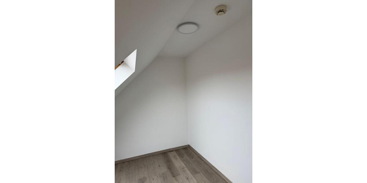 Dachgeschoßwohnung Rodenberg - 3 Zimmer, 56 m&sup2;, 495&euro; | Angebot:26251180