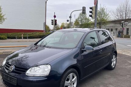 VW Golf 244.000 km 3.990 &euro; Herford 32049