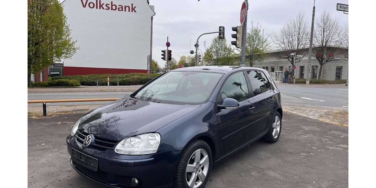VW Golf 244.000 km 3.990 &euro; Herford 32049