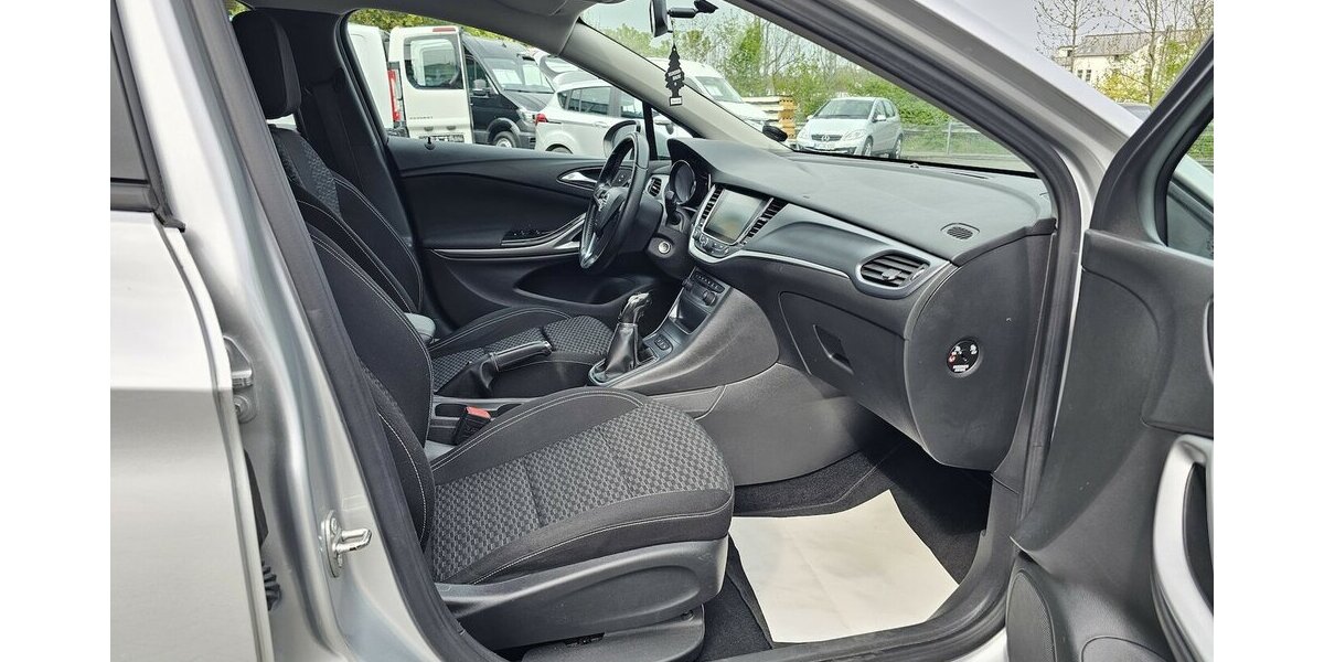 Opel Astra Sports Tourer NAVI AUS 2.HAND PDC 210.120 km 5.990 &euro; Löhne 32584