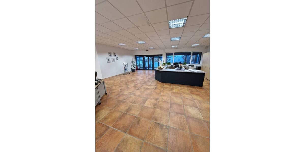 Gewerbeobjekt Lübbecke Nettelstedt - 4 Zimmer, 290 m&sup2;, 2.175&euro; | Angebot:25735991