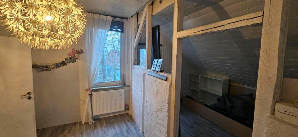 Dachgeschoßwohnung Stadthagen - 4.5 Zimmer, 110 m&sup2;, 1.100&euro; | Angebot:23761614