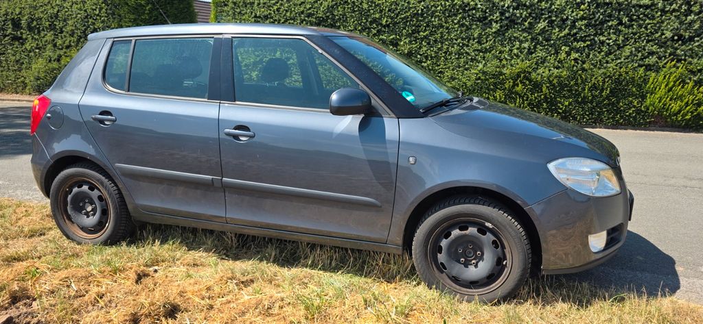 Skoda Fabia 215.440 km 1.850 &euro; Lemgo 32657