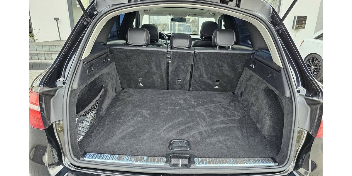 Mercedes-Benz GLC 350 d 4M Exclusive AMG Int. LED AHK RFK PANO 109.247 km 31.790 &euro; Löhne 32584