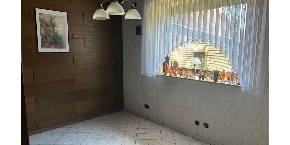 Vielseitiges Einfamilienhaus mit viel Platz und Potenzial in zentraler Lager von Stolzenau - Bungalow Stolzenau | Angebot:26858113