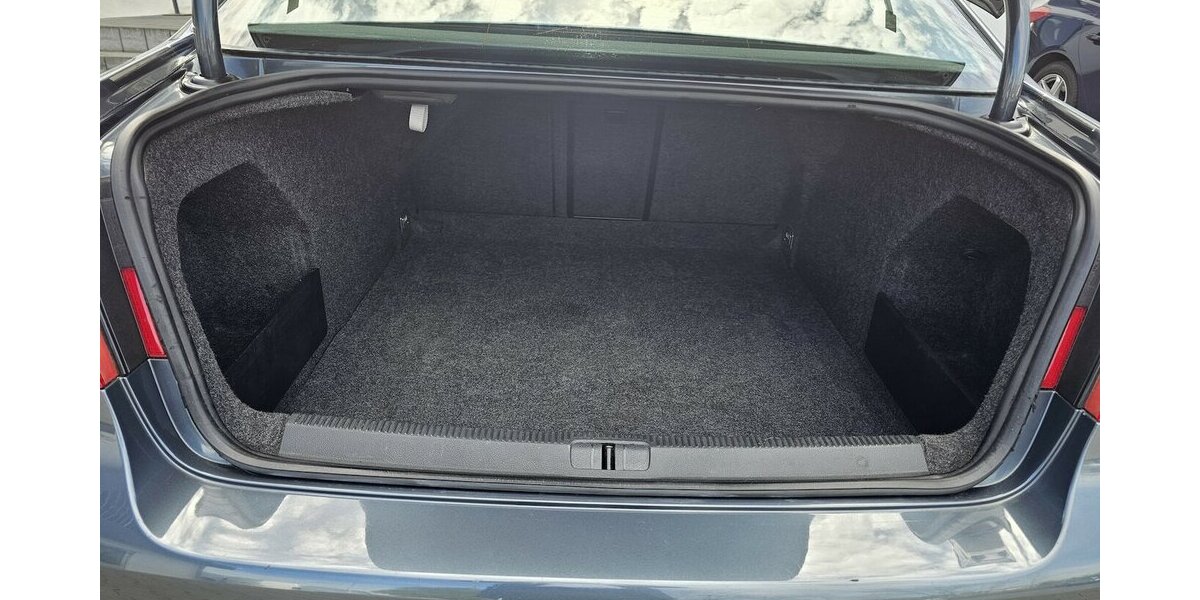 VW Passat 2.0 TDI Comfortline AHK KLIMA TEMPOMAT 215.040 km 4.990 &euro; Löhne 32584