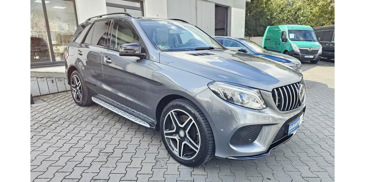 Mercedes-Benz GLE 350 d 4M AMG Line Night 360° LED AHK PANO. 136.546 km 37.990 &euro; Löhne 32584