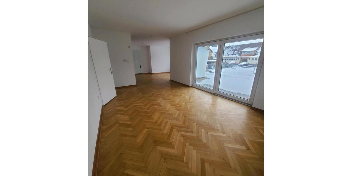 Einfamilienhaus Lemgo - 3 Zimmer, 135 m&sup2;, 1.700&euro; | Angebot:24284339