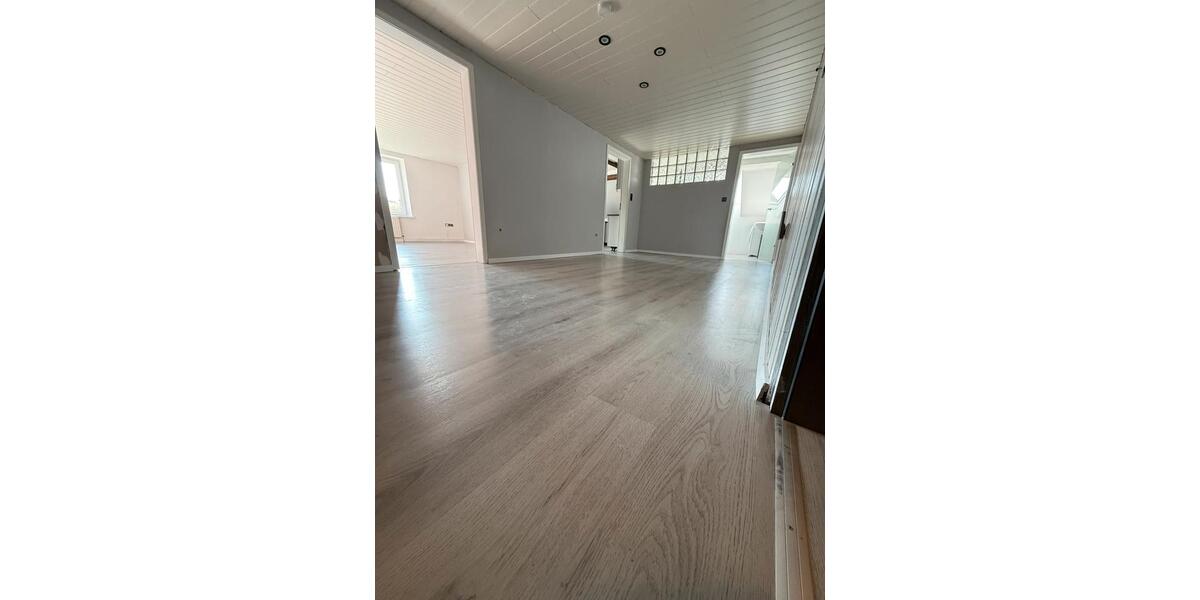 Dachgeschoßwohnung Stadthagen - 4 Zimmer, 110 m&sup2;, 600&euro; | Angebot:25450557