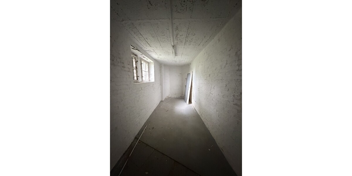 Denkmalgeschützte Fabrikantenvilla an der Weser – Parkgrundstück mit drei zusätzlichen Bauplätzen - Mehrfamilienhaus, Wohnhaus Vlotho | Angebot:26857223