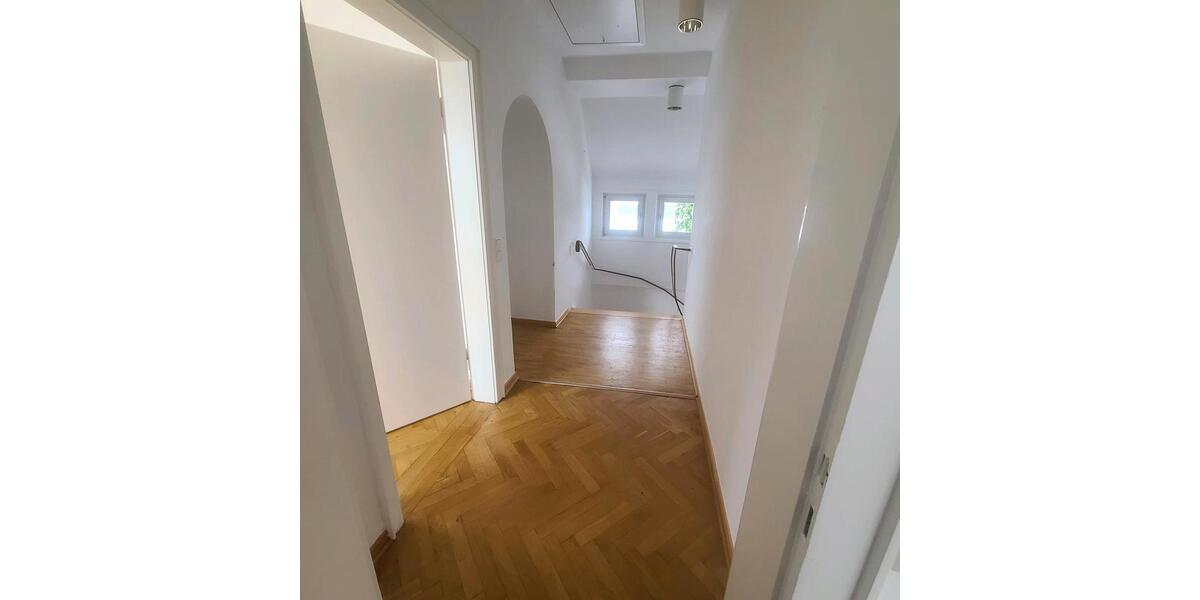 Einfamilienhaus Lemgo - 3 Zimmer, 135 m&sup2;, 1.700&euro; | Angebot:24284339