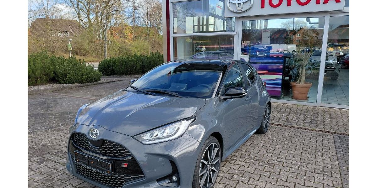 Toyota Yaris 4.800 km 29.450 &euro; Stadthagen 31655