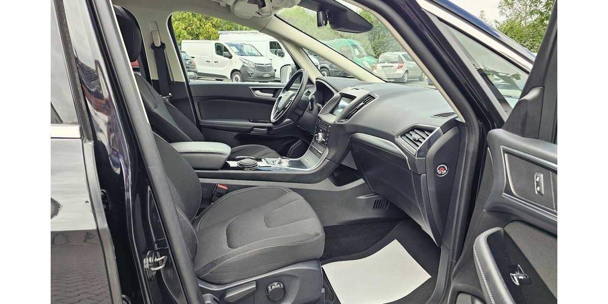 Ford S-Max 2.0 TDCI Titanium LED RFK NAVI 7-Sitzer 98.490 km 25.990 &euro; Löhne 32584