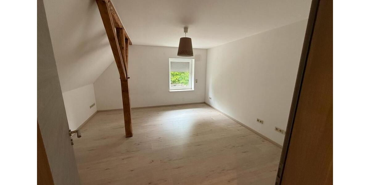 Mehrfamilienhaus, Wohnhaus Hüllhorst - 8 Zimmer, 244 m&sup2;, 2.140&euro; | Angebot:26533419