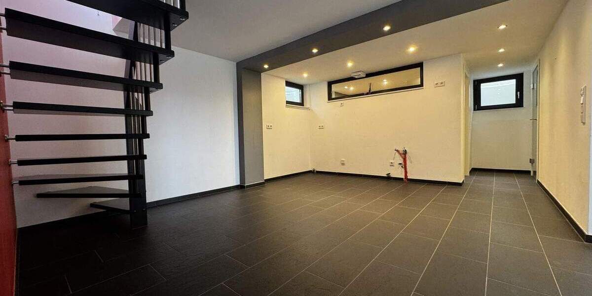 Einfamilienhaus Lemgo - 6 Zimmer, 242 m&sup2;, 999.999&euro; | Angebot:25741343