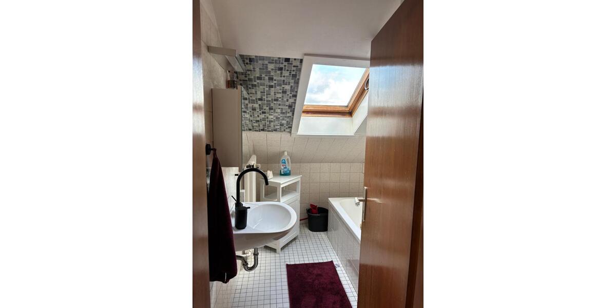 Dachgeschoßwohnung Löhne - 3 Zimmer, 75 m&sup2;, 600&euro; | Angebot:26690697