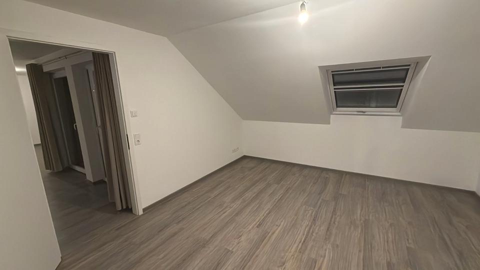 Dachgeschoßwohnung Bad Oeynhausen Dehme - 3 Zimmer, 121 m&sup2;, 1.290&euro; | Angebot:26248811