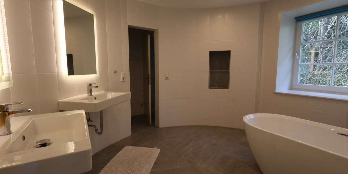 Exklusive Villa mit Wellnessbereich, Pool & großem Grundstück (inkl. Renovierung und neuem Dach) - Villa Hüllhorst | Angebot:27308745