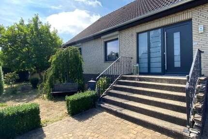 Haus Lindhorst - 5 Zimmer, 180 m&sup2;, 349.000&euro; | Angebot:25942059