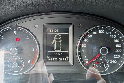 VW Touran 168.985 km 9.900 &euro; Hille 32479