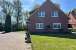 Interessantes Wohnhaus mit 2 Wohnungen, Nebengebäude und Grünland - Einfamilienhaus Stolzenau | Angebot:26858258