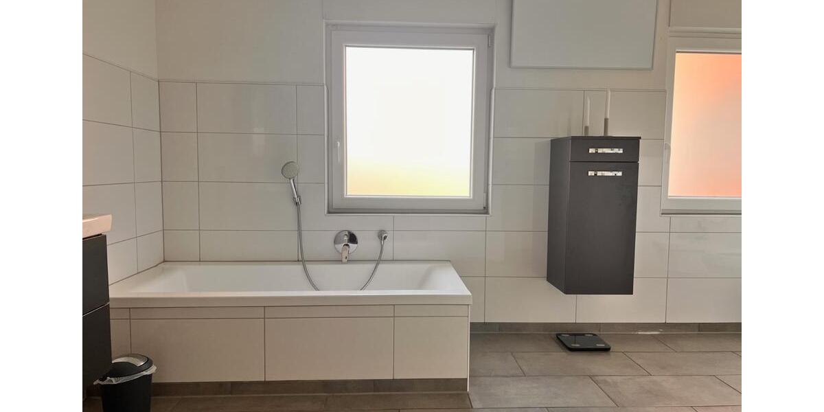Einfamilienhaus Espelkamp - 7 Zimmer, 360 m&sup2;, 430.000&euro; | Angebot:26698963