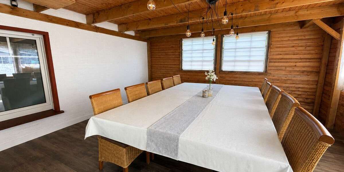 Großzügiges Zweifamilienhaus mit Einliegerwohnung und neuer Heizung - Mehrfamilienhaus, Wohnhaus Hüllhorst | Angebot:27254380